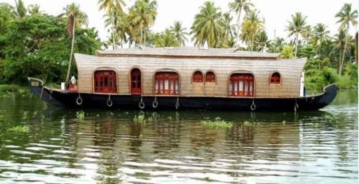 Aqua Jumbo Houseboats Hotel Kumarakom Exterior foto