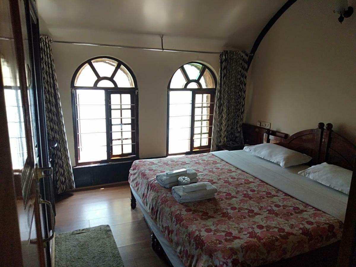 Aqua Jumbo Houseboats Hotel Kumarakom Exterior foto